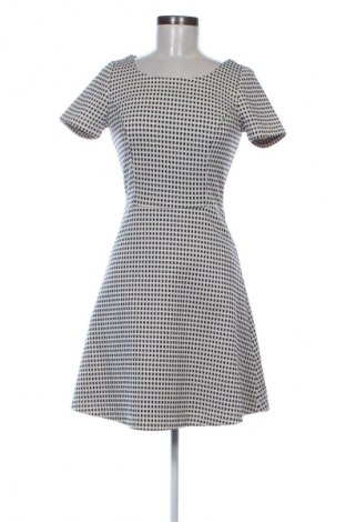 Рокля Unbranded, Размер S, Цвят Многоцветен, Цена 39,14 лв.