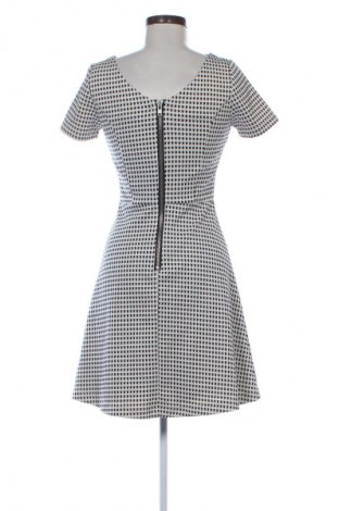 Рокля Unbranded, Размер S, Цвят Многоцветен, Цена 39,14 лв.