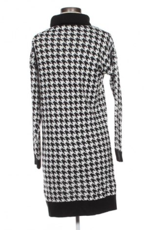 Рокля Unbranded, Размер S, Цвят Многоцветен, Цена 39,10 лв.