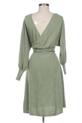 Рокля Unbranded, Размер M, Цвят Зелен, Цена 44,61 лв.