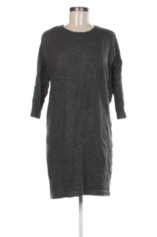 Šaty  Vero Moda, Velikost M, Barva Šedá, Cena  319,00 Kč