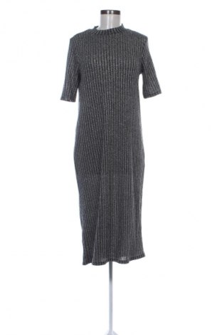 Sukienka Yessica, Rozmiar M, Kolor Srebrzysty, Cena 89,66 zł