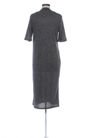 Sukienka Yessica, Rozmiar M, Kolor Srebrzysty, Cena 89,66 zł