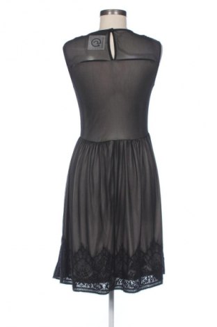 Рокля Yessica, Размер M, Цвят Черен, Цена 39,00 лв.