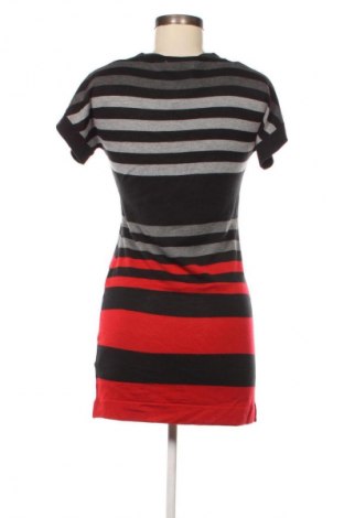 Рокля Yessica, Размер S, Цвят Многоцветен, Цена 17,99 лв.