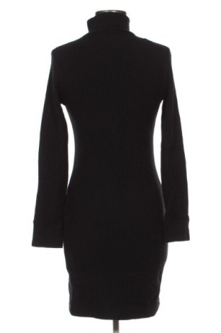 Рокля Zara, Размер M, Цвят Черен, Цена 24,99 лв.