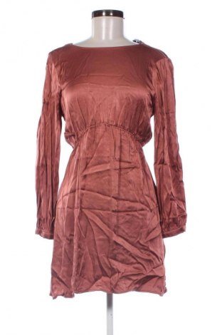 Рокля Zara, Размер M, Цвят Пепел от рози, Цена 27,02 лв.