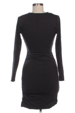 Рокля Zara, Размер S, Цвят Черен, Цена 27,37 лв.