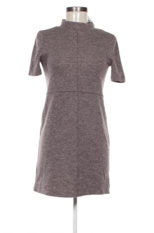 Рокля Zara, Размер S, Цвят Кафяв, Цена 26,98 лв.