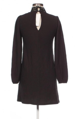 Рокля Zara, Размер S, Цвят Черен, Цена 31,99 лв.