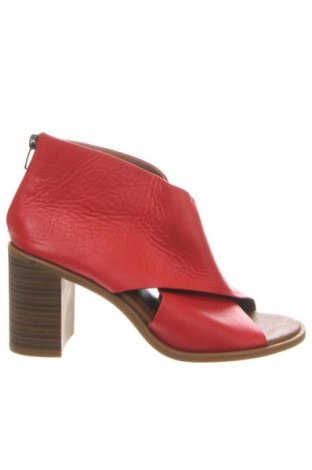 Sandały QUAZI, Rozmiar 39, Kolor Czerwony, Cena 232,18 zł