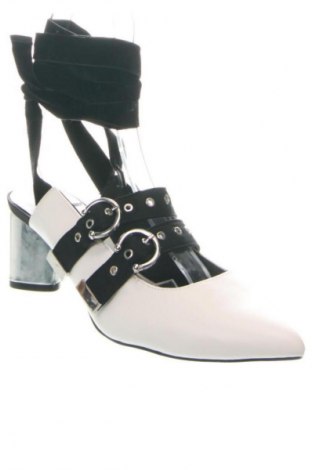 Σανδάλια Stradivarius, Μέγεθος 38, Χρώμα Πολύχρωμο, Τιμή 26,05 €