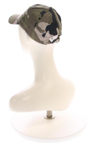 Шапка Buffalo, Цвят Многоцветен, Цена 20,14 лв.