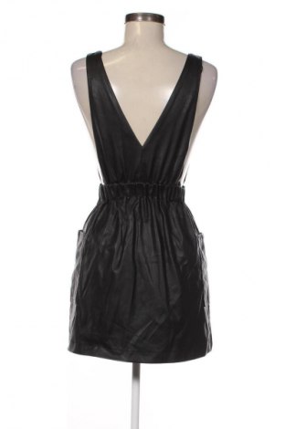 Γυναικεία σαλοπέτα Pull&Bear, Μέγεθος S, Χρώμα Μαύρο, Τιμή 10,99 €