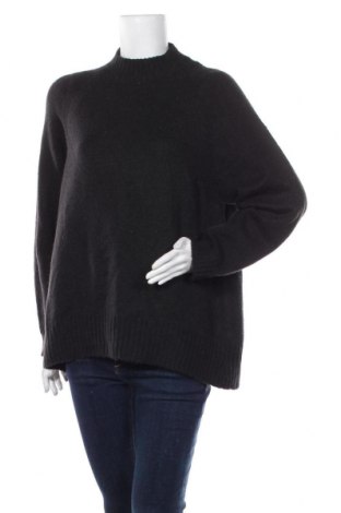 Дамски пуловер Massimo Dutti, Размер M, Цвят Черен, 45% вълна, 25% полиамид, 17% полиестер, 9% други тъкани, 4% еластан, Цена 104,30 лв.