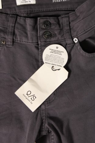 Дамски къс панталон Q/S by S.Oliver, Размер S, Цвят Сив, Цена 17,80 лв.