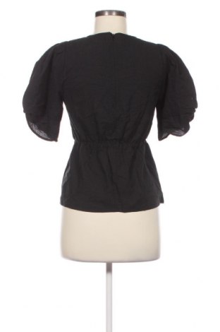 Γυναικεία μπλούζα Gestuz, Μέγεθος XS, Χρώμα Μαύρο, Τιμή 15,46 €
