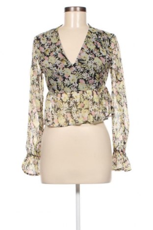 Дамска блуза Gina Tricot, Размер XXS, Цвят Многоцветен, Цена 5,20 лв.