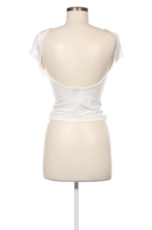 Damen Shirt Gina Tricot, Größe M, Farbe Weiß, Preis 6,39 €