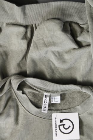 Damen Shirt H&M Divided, Größe M, Farbe Grün, Preis 2,38 €