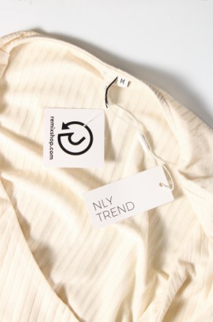 Γυναικεία μπλούζα Nly Trend, Μέγεθος M, Χρώμα Εκρού, Τιμή 3,04 €
