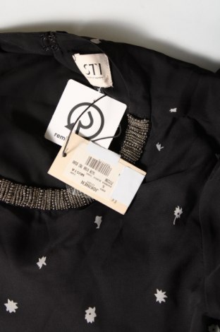 Γυναικεία μπλούζα STI, Μέγεθος S, Χρώμα Πολύχρωμο, Τιμή 4,45 €