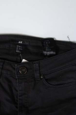Dámske džínsy  H&M, Veľkosť XS, Farba Čierna, Cena  14,84 €