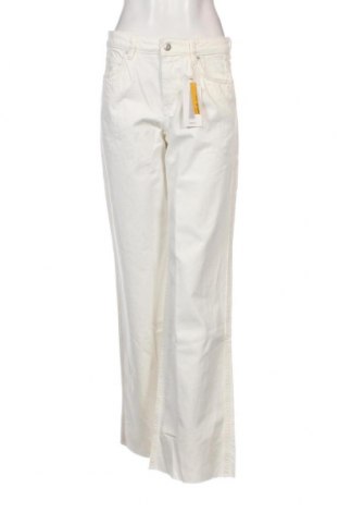 Damen Jeans Mango, Größe M, Farbe Weiß, Preis 19,98 €