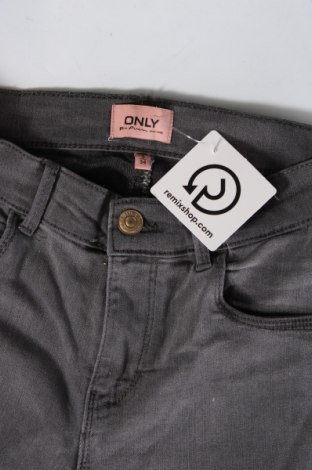 Dámske džínsy  ONLY, Veľkosť S, Farba Sivá, Cena  8,06 €