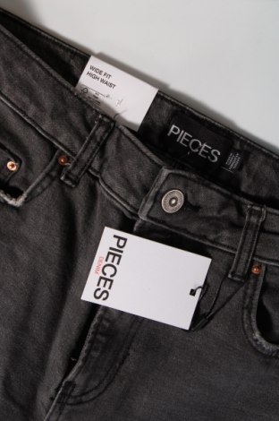 Damen Jeans Pieces, Größe L, Farbe Grau, Preis 10,52 €