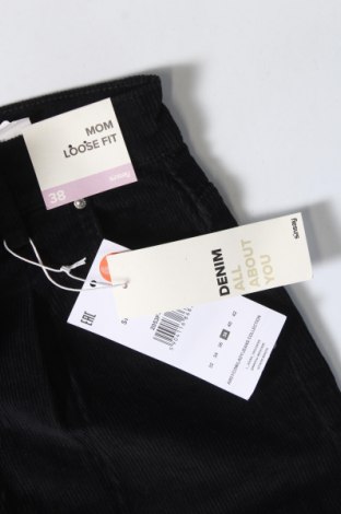 Pantaloni de velvet de femei Sinsay, Mărime M, Culoare Negru, Preț 25,72 Lei