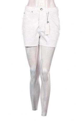 Дамски къс панталон Ajc, Размер M, Цвят Бял, Цена 16,43 лв.