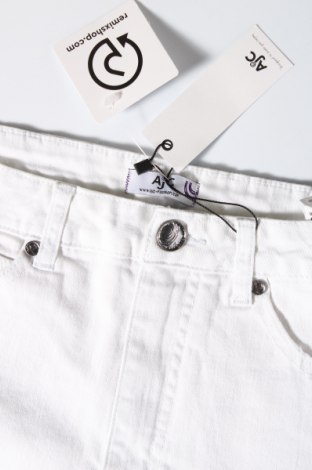 Γυναικείο κοντό παντελόνι Ajc, Μέγεθος XS, Χρώμα Λευκό, Τιμή 11,35 €
