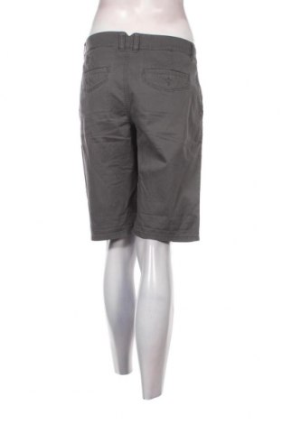 Дамски къс панталон Esprit, Размер XL, Цвят Сив, Цена 24,00 лв.