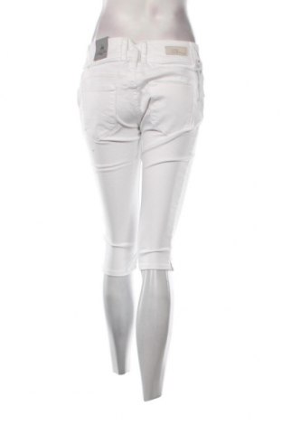 Γυναικείο κοντό παντελόνι Ltb, Μέγεθος L, Χρώμα Λευκό, Τιμή 18,18 €