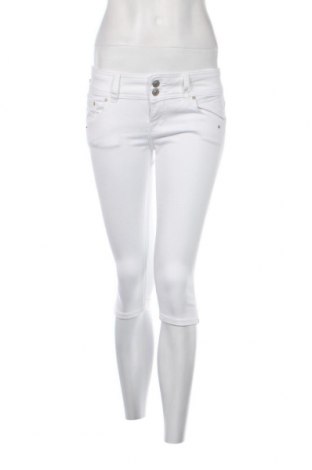 Γυναικείο κοντό παντελόνι Ltb, Μέγεθος S, Χρώμα Λευκό, Τιμή 18,18 €