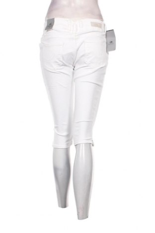 Γυναικείο κοντό παντελόνι Ltb, Μέγεθος M, Χρώμα Λευκό, Τιμή 18,18 €