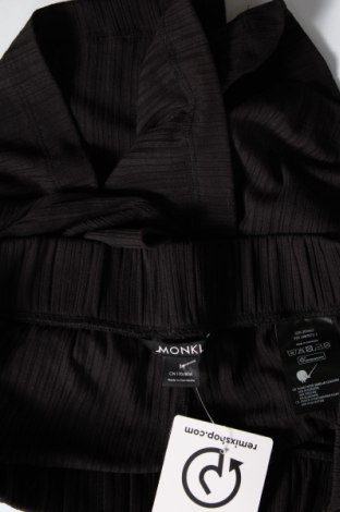 Γυναικείο κοντό παντελόνι Monki, Μέγεθος M, Χρώμα Μαύρο, Τιμή 4,62 €