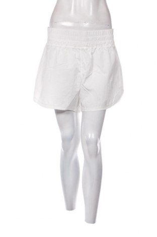 Дамски къс панталон Onzie, Размер M, Цвят Бял, Цена 8,64 лв.