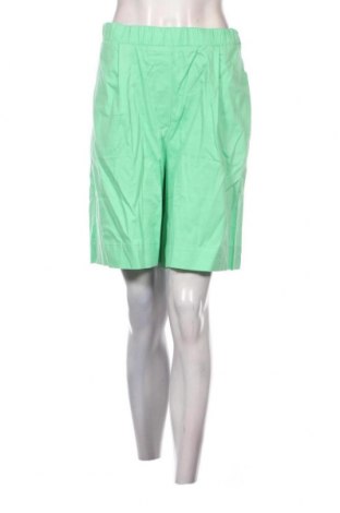 Γυναικείο κοντό παντελόνι The Jogg Concept, Μέγεθος L, Χρώμα Πράσινο, Τιμή 37,11 €