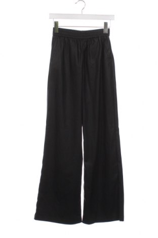 Γυναικείο παντελόνι δερμάτινο ONLY, Μέγεθος XS, Χρώμα Μαύρο, Τιμή 11,41 €