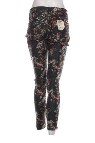 Дамски панталон Christian Berg, Размер M, Цвят Многоцветен, Цена 13,60 лв.