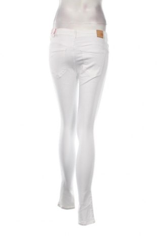 Γυναικείο παντελόνι Colours, Μέγεθος S, Χρώμα Λευκό, Τιμή 5,45 €