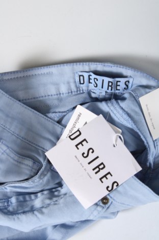Дамски панталон Desires, Размер M, Цвят Син, Цена 13,92 лв.