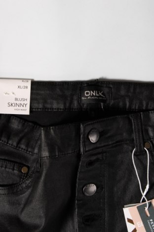 Dámské kalhoty  ONLY, Velikost XL, Barva Černá, Cena  321,00 Kč