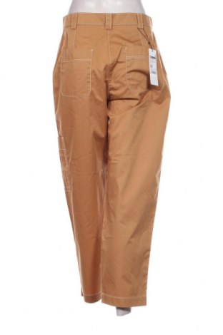 Дамски панталон Sisley, Размер M, Цвят Бежов, Цена 87,00 лв.