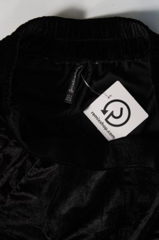 Damenhose Stradivarius, Größe S, Farbe Schwarz, Preis € 20,18