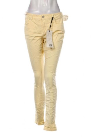 Дамски панталон Zabaione, Размер M, Цвят Жълт, Цена 13,92 лв.