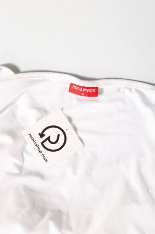 Γυναικείο αμάνικο μπλουζάκι, Μέγεθος M, Χρώμα Λευκό, Τιμή 4,11 €