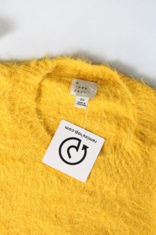 Damski sweter A New Day, Rozmiar XS, Kolor Żółty, Cena 32,47 zł